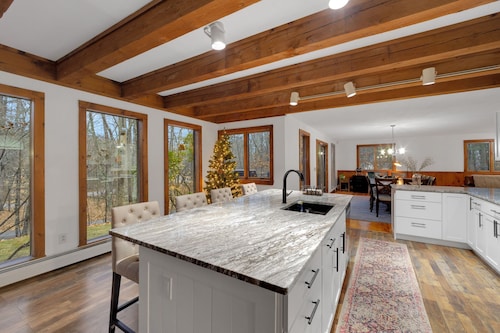 Nature, Pool, Hot tub&Lakes! Mins to Sebago &More