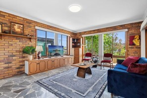 TV, offices