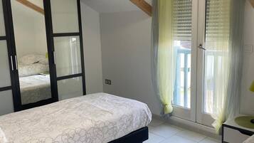 2 chambres, fer et planche Ă repasser, Wi-Fi, draps fournis