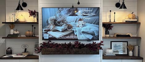 Smart TV y chimenea