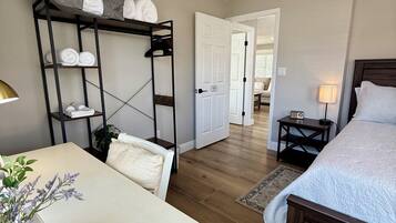 2 bedrooms, in-room safe, desk, iron/ironing board