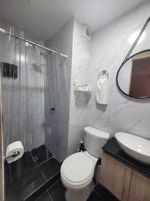 Hair dryer, towels, soap, shampoo - Nice apartment in Cercado de Lima (Callao)