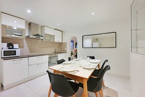 Apartment | Dining