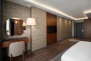 Deluxe Room, 1 Double Bed, City View