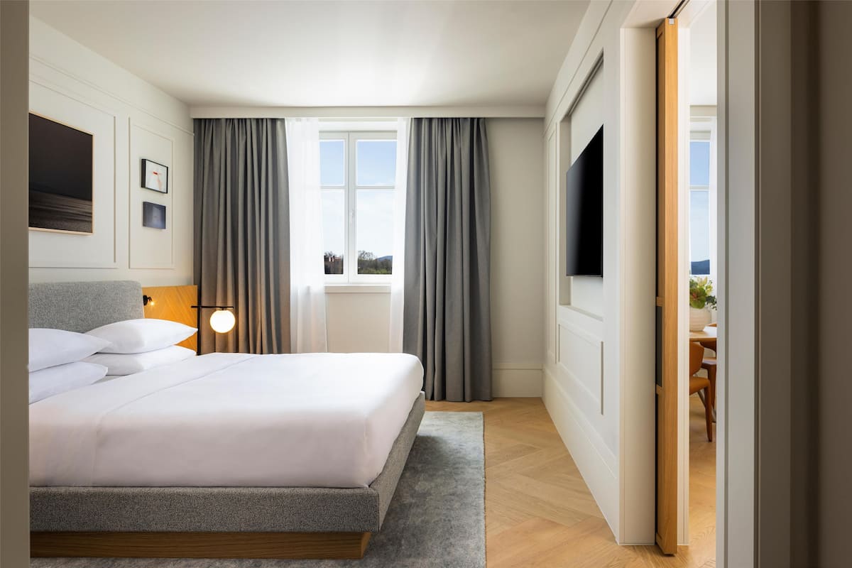 Suite, Sea View (Regency) | 1 bedroom, minibar, in-room safe, desk