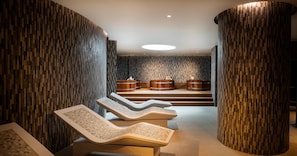 Sauna, hot tub, steam room