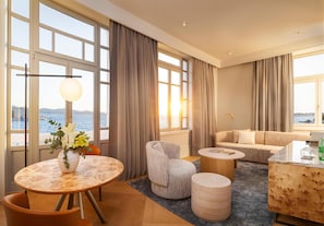 1 bedroom, minibar, in-room safe, desk