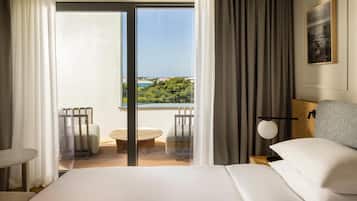 1 bedroom, minibar, in-room safe, desk