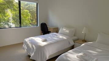 2 bedrooms, desk, iron/ironing board, free WiFi