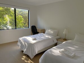 2 bedrooms, desk, iron/ironing board, free WiFi