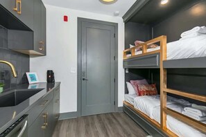 واي فاي وملاءات أسرّة