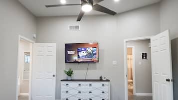 4 Schlafzimmer, Bügeleisen/Bügelbrett, WLAN, Bettwäsche