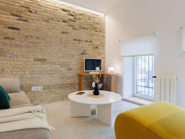 Téléviseur, chaîne audio, écran d’ordinateur