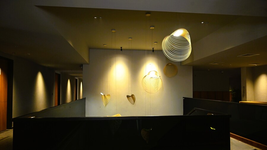 COURT REGALIA UNIT OF S & G FESTIVITIES