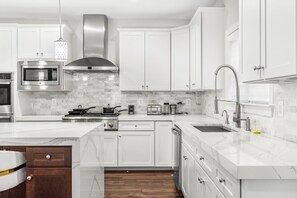 Fridge, microwave, oven, stovetop - 7 Bedroom 6,500 Sq Ft Masterclass Style Meets Elegance  (Arlington)