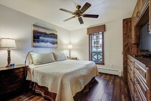 1 chambre, fer et planche à repasser, accès au Wi-Fi (inclus)