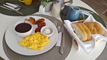 包含每日全套早餐