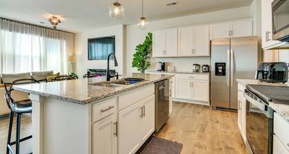 Modern Townhome w/ Private Yard in Kernersville!
