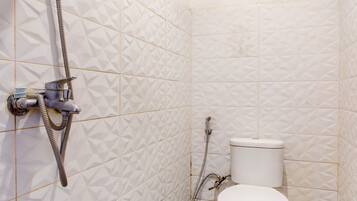 Shower, towels, soap, shampoo