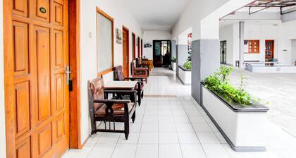 Collection O Jalan Slamet Riyadi Near Kampung Batik Kauman Formerly Hotel Grand Kota