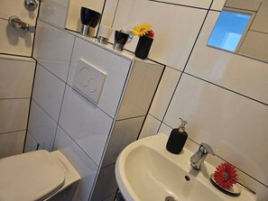 Felles sovesal, 1 soverom, balkong, byutsikt | Bad