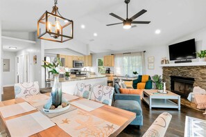 テレビ、書斎 / ワークスペース