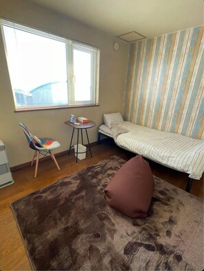 Habitació individual bàsica | Wifi gratuïta 