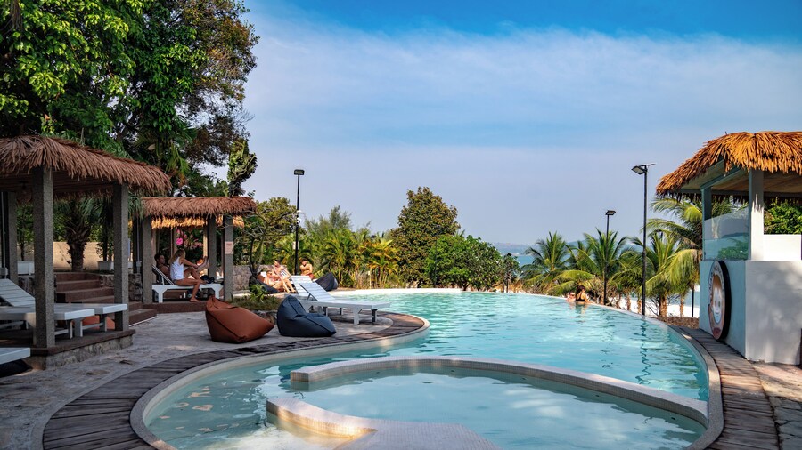 Mad Monkey Koh Sdach