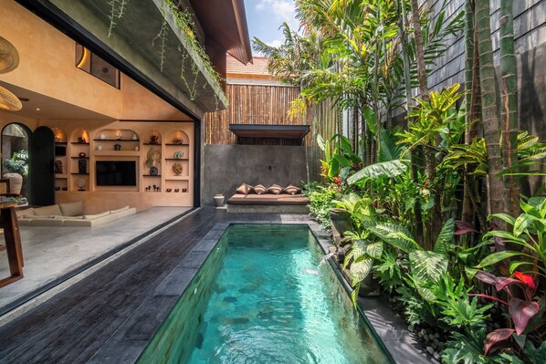 Outdoor pool, free pool cabanas - The Mystik Loft Harmony (Canggu)