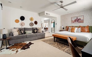 5 bedrooms, desk, iron/ironing board, travel crib