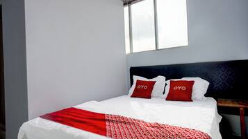 Standard Double Room | Laptop workspace, WiFi (free), bed sheets