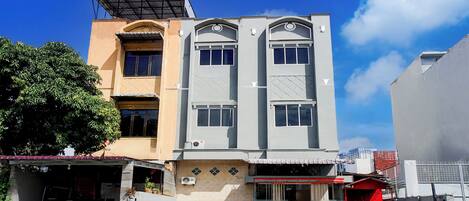 Fachada de la propiedad