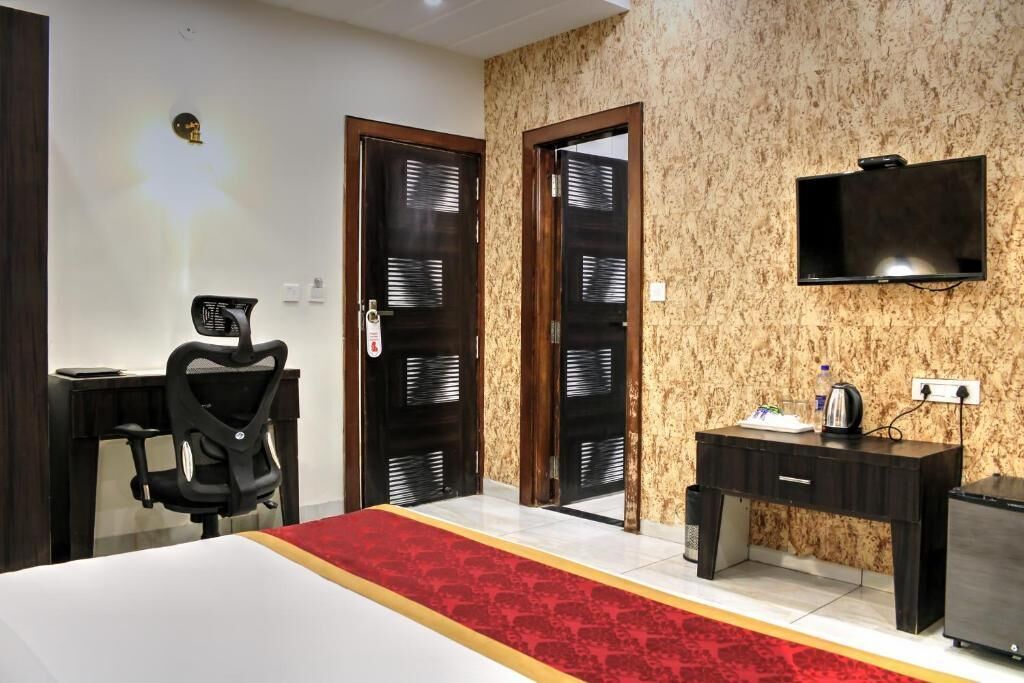 Luxury Double Room | Desk, laptop workspace, free WiFi