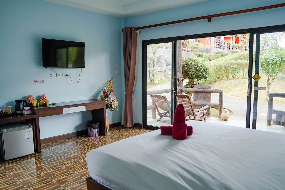 Superior Room, Balcony, Garden View