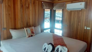 Tropical Cottage | In-room safe, desk, laptop workspace, free WiFi