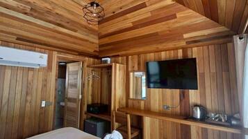 Tropical Cottage | In-room safe, desk, laptop workspace, free WiFi