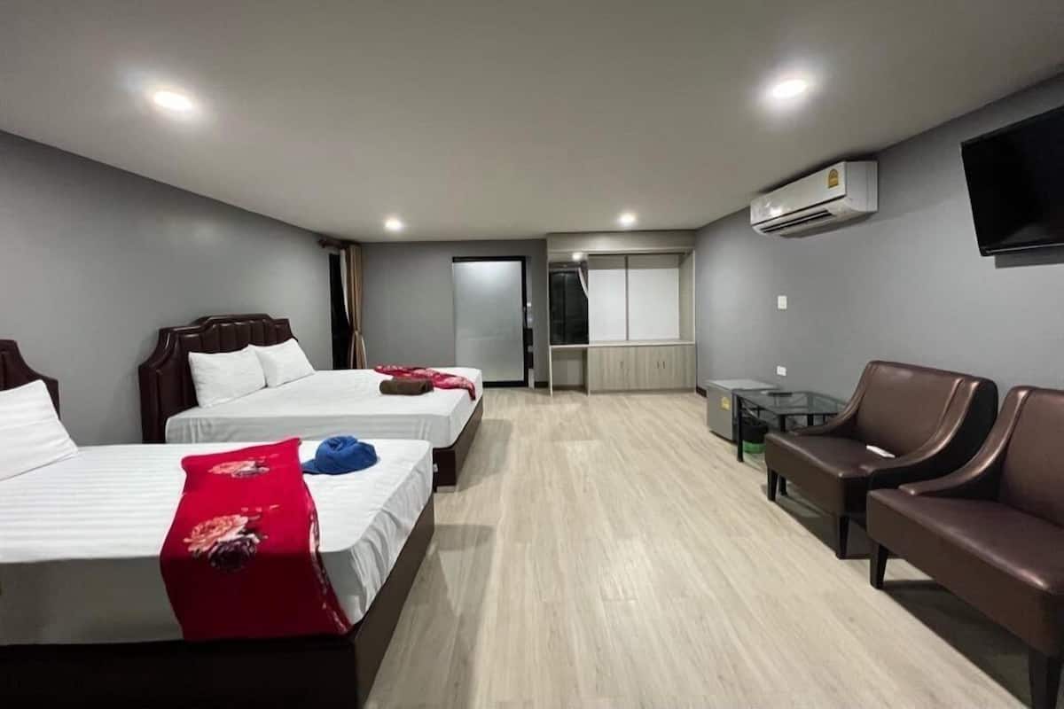 Senior Room, Balcony, Garden View