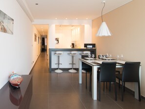 Apartment | Dining - Stunning Apartment by the sea in Ostend (Ostend)