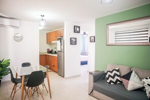 Classic Apartment | Dining room - Cozy Apartment Poliforum AC (León)