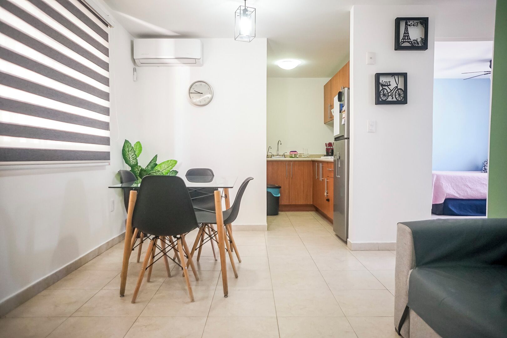 2 habitaciones, tabla de planchar con plancha y wifi gratis 