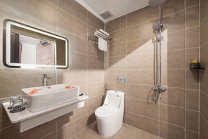 Hair dryer, slippers, towels, soap - Kly Luxury Hotel (Hue)