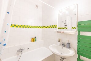 Articles de toilette écologiques, sèche-cheveux, bidet