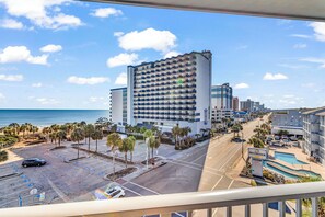 시그니처 콘도, 침실 1개, 발코니, 시내 전망 | 발코니 전망