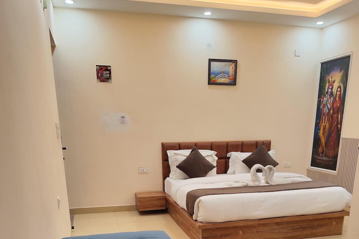 Family Room | Desk, laptop workspace, soundproofing, iron/ironing board