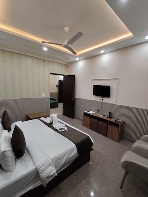 Chambre Supérieure | Chambres insonorisées, fer et planche à repasser, Wi-Fi gratuit