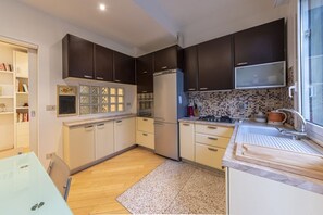 Fridge, oven, stovetop, dishwasher - Apt. HouSmart Treves 2 (Bologna)
