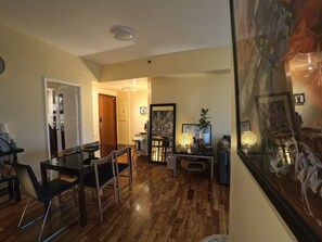 Dining - Bay City Garden Oasis. Sunset Seaside Vibe. Cool & Breezy View of City Lights. (Pasay)