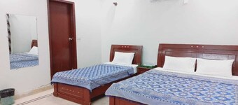 Gulshan Family Guest House 