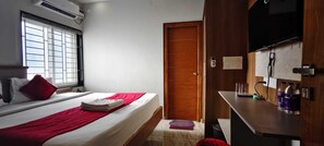 Free WiFi, bed sheets - Classio Residency (Puducherry)