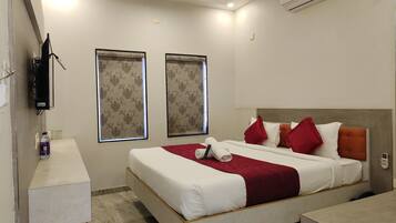 Desk, free WiFi, bed sheets